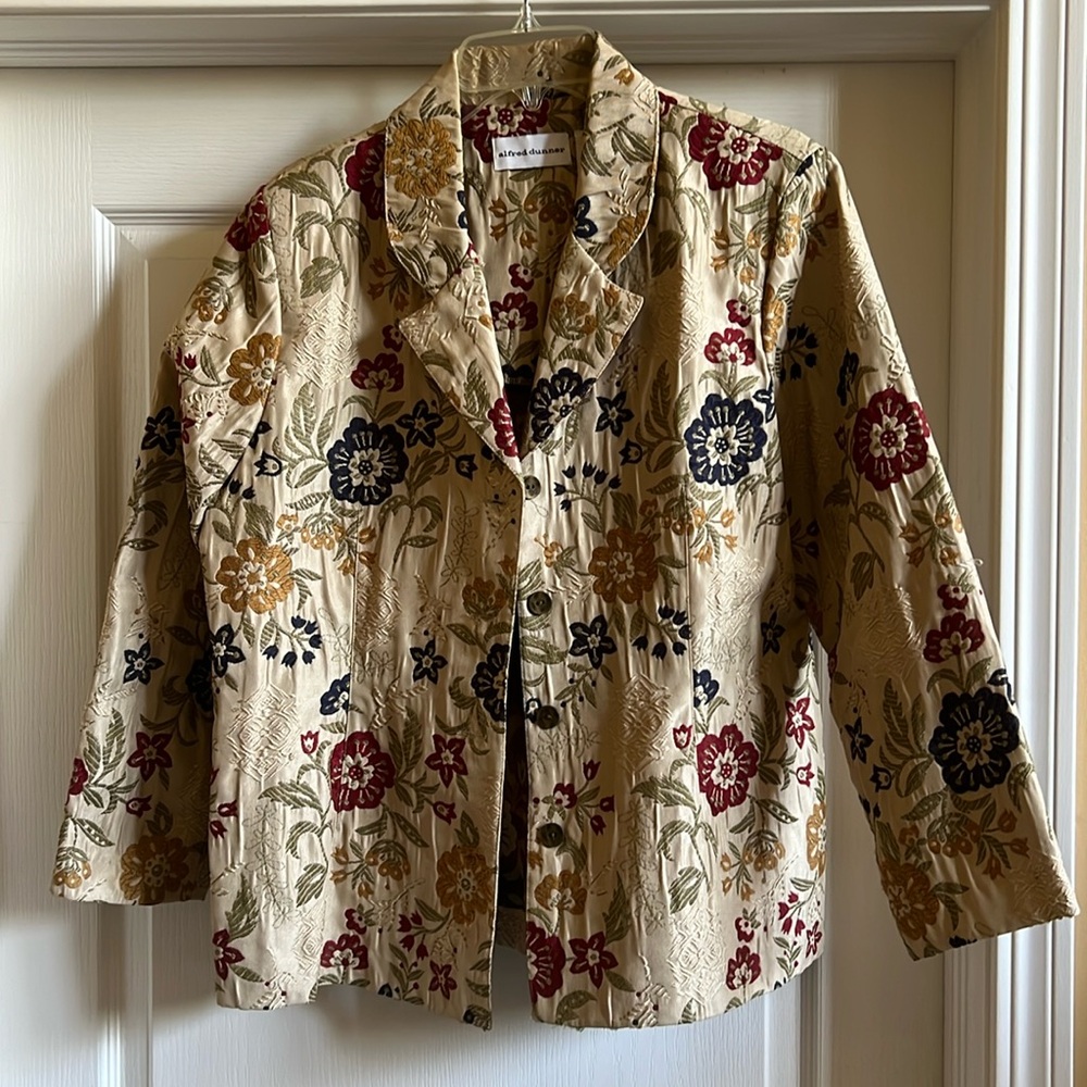 Embroidery house coat
